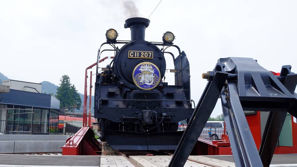 鬼怒川温泉駅 SL大樹と転車台 / 2