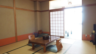 [本館] 和室８畳 / トイレ付 / 禁煙 / WiFi接続可