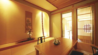 数奇屋風客室｢雲水｣~メゾネットダブル~[檜風呂] (チェックイン18時まで)