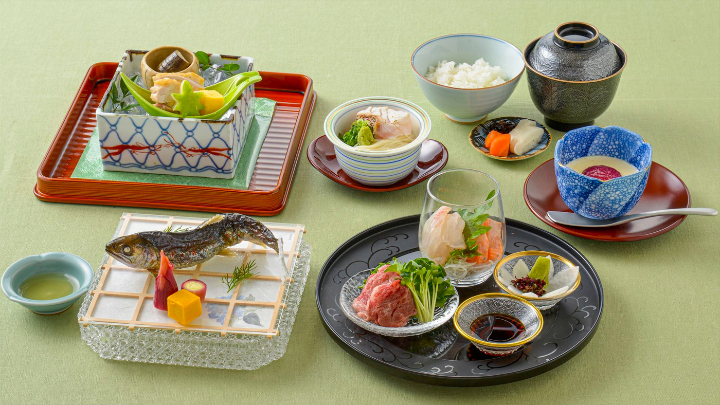 こだわりの日替わりココットが好評、網焼きハーフバイキング3926509