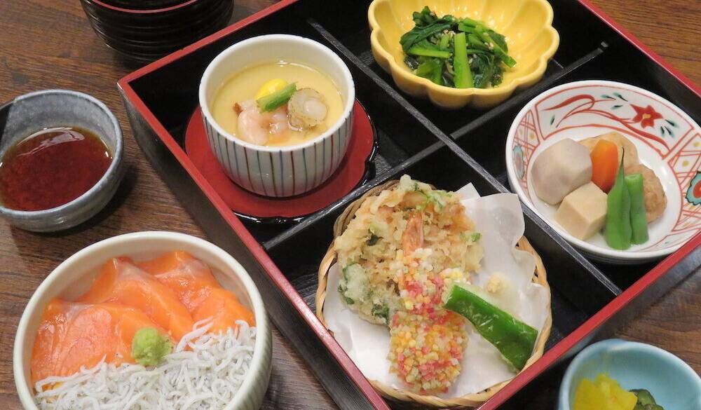 王道の和食をどうぞ
つきじ植むら 湯島店 / 2