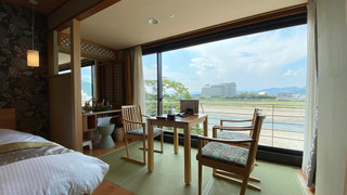 禁煙 川側和室ベッドルーム+布団(10畳)