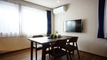 客室内のダイニングエリア / 18