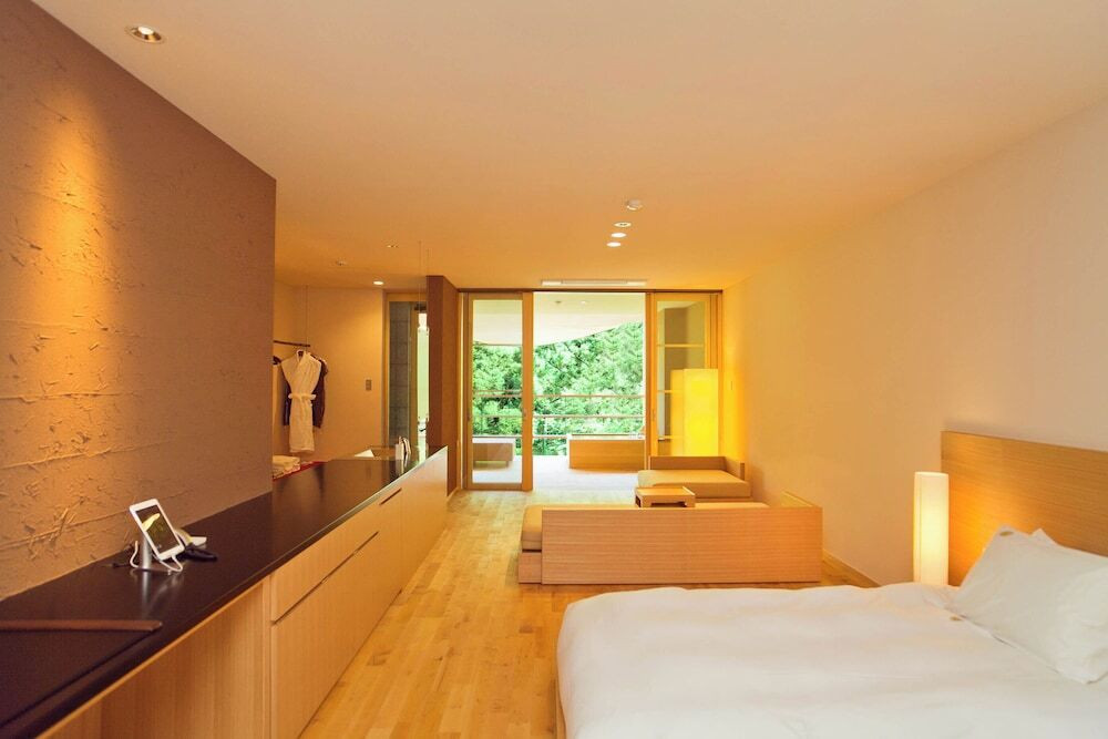 森の中で時間を忘れて寛げる3403549