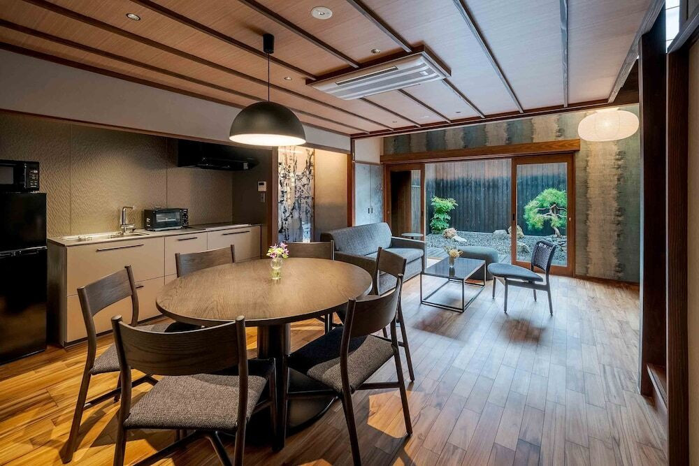 ダイニングルーム