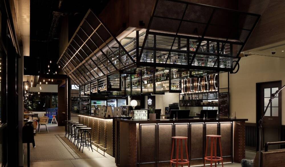 Bar＆チェックインカウンター / 4