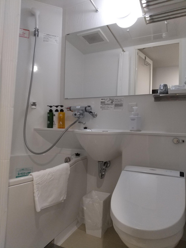 洗面台が小さくて水がはねかえる