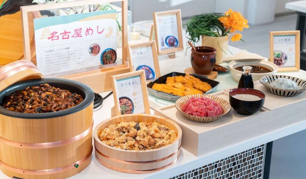 名古屋めしがずらり！
わくわく朝ビュッフェ / 3