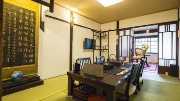 客室内のダイニングエリア / 5