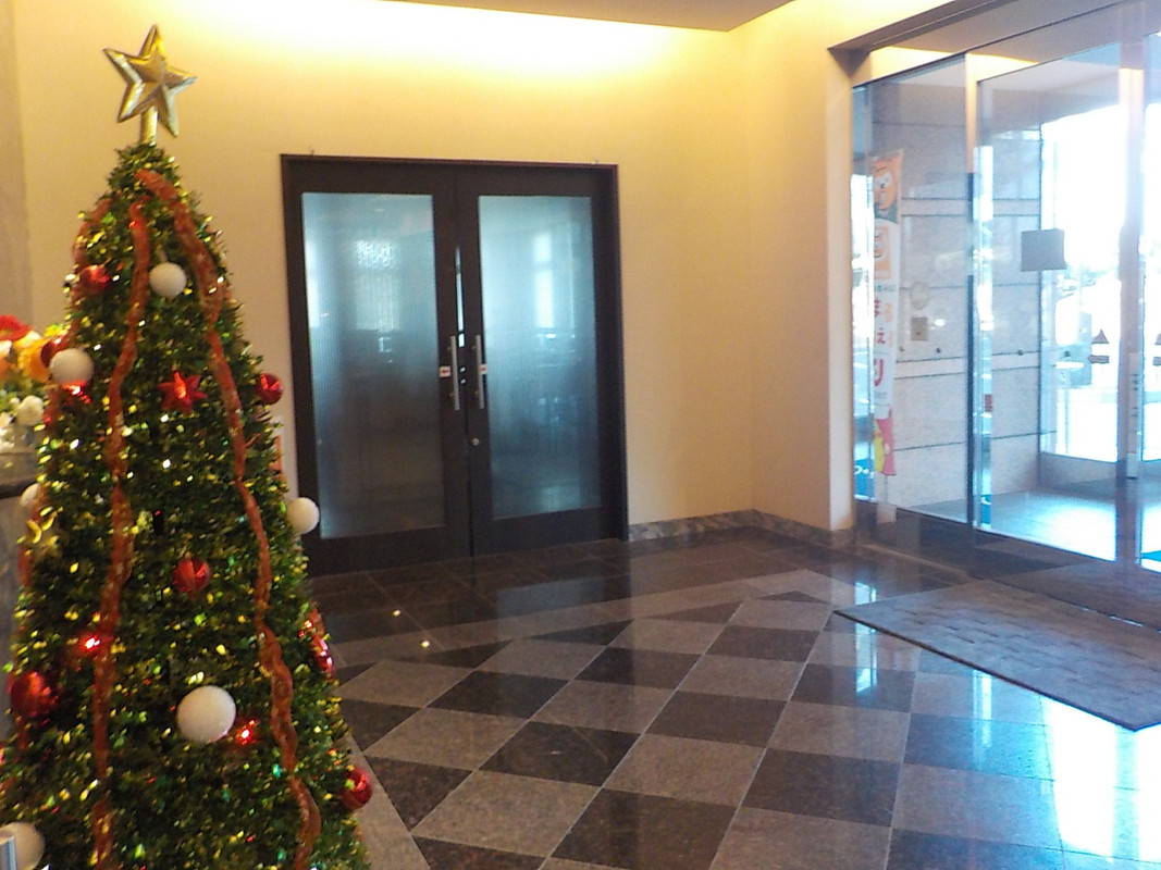 ロビーです。クリスマスのデコレーションもありました。