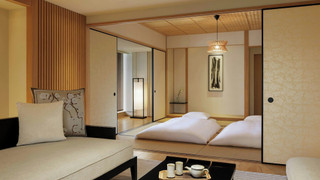 スイート シングルベッド 2 台 シティビュー (Corner)