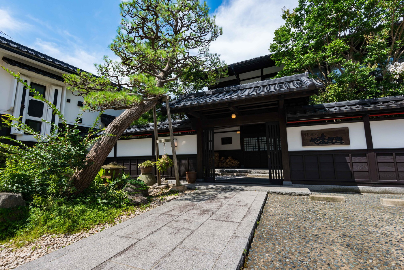 全6室の古民家でオーシャンビューの絶景に酔いしれる4246630