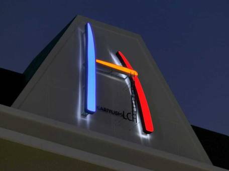 Kariyushi LCH. Izumizaki 県庁前 / 4