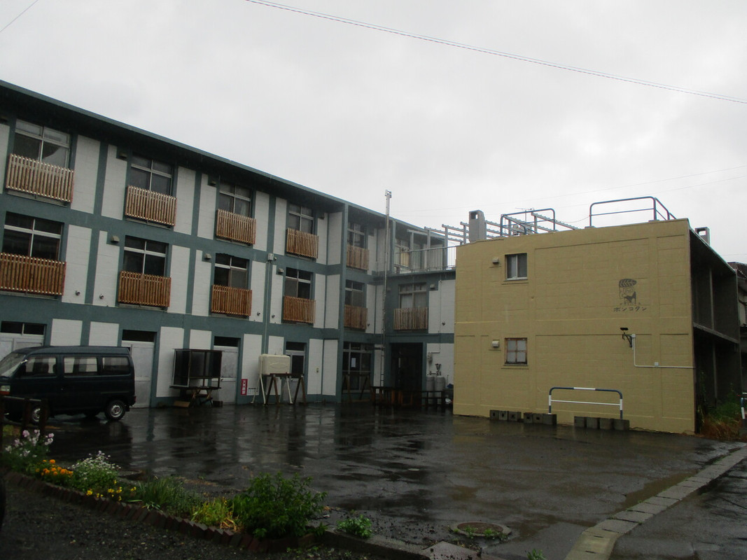 利用できるのは2階の3部屋のみ