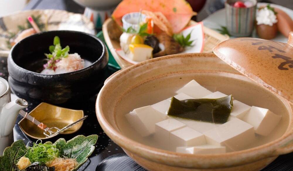 名物の湯豆腐も絶品
優しく満たされる朝食 / 1
