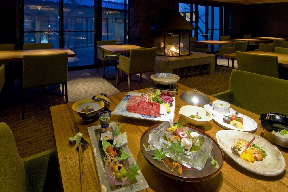 和情緒満点の貸切風呂と会席料理が自慢の温泉宿4253461