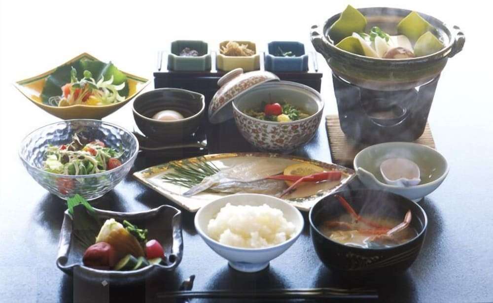 7.北陸でも指折りの老舗旅館「のとや」3523067
