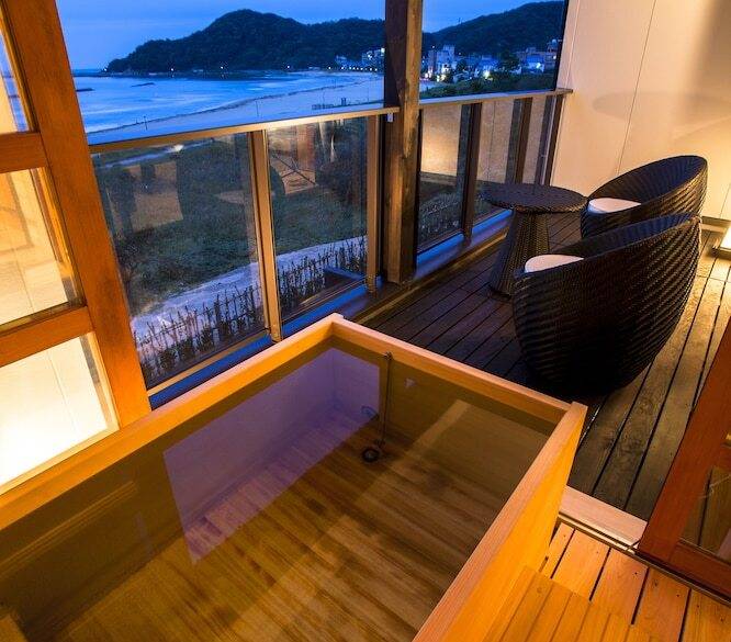 半露天の客室風呂 / 2