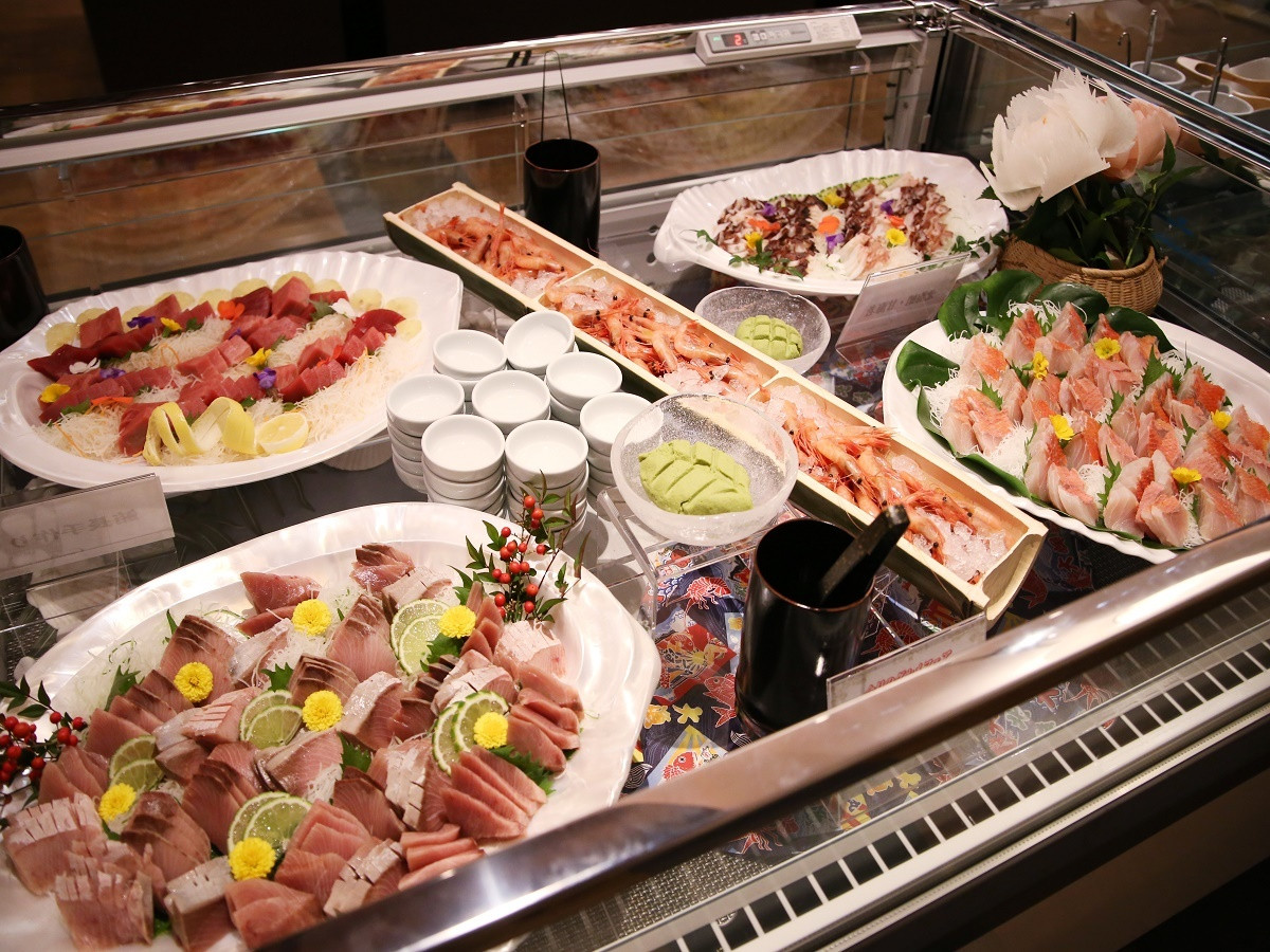 夕食ビュッフェはお酒が飲み放題♪喧噪から離れた温泉郷でリゾート気分3658866