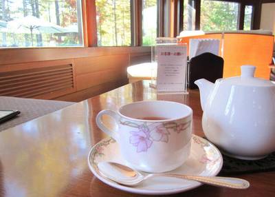 ロビーラウンジ アゼリア