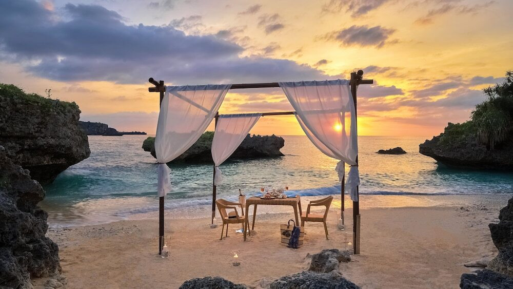 映画のワンシーンみたい。アウトドアダイニング3485823