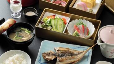 食事・飲み物 / 11