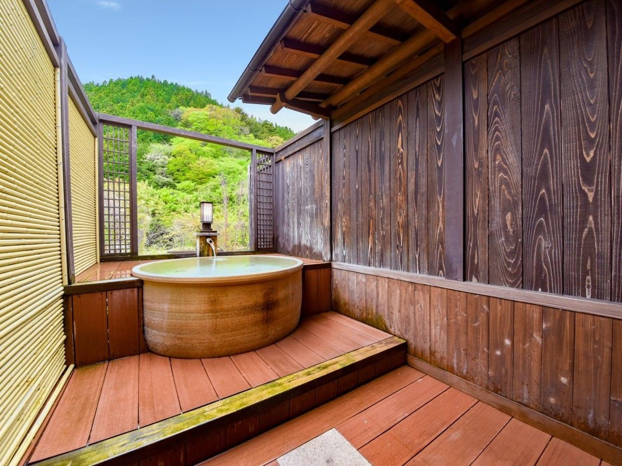 紅葉の名勝として知られる楓仙峡を望む静かな宿3934172