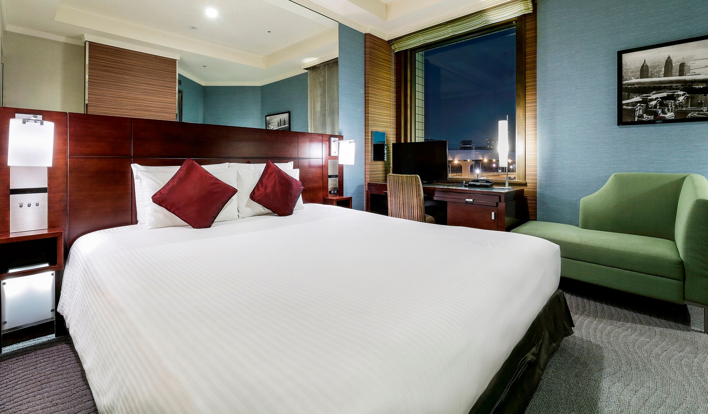 4.水面に反射する美しい夜景にうっとり「ホテルトラスティ東京ベイサイド」4260511