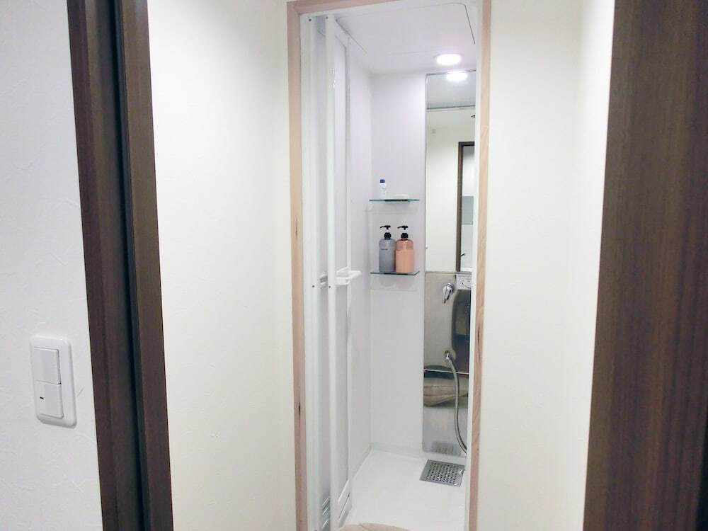 バスルームのシャワー