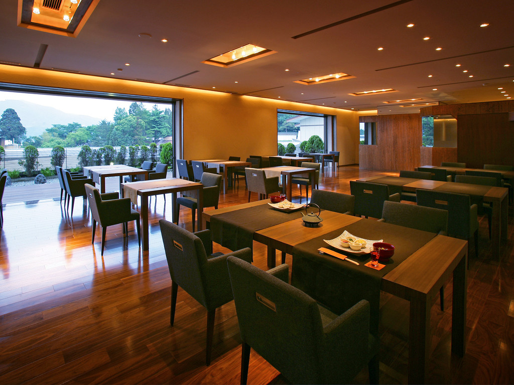 蔵王連峰にいやされる和風ビューバス4090891