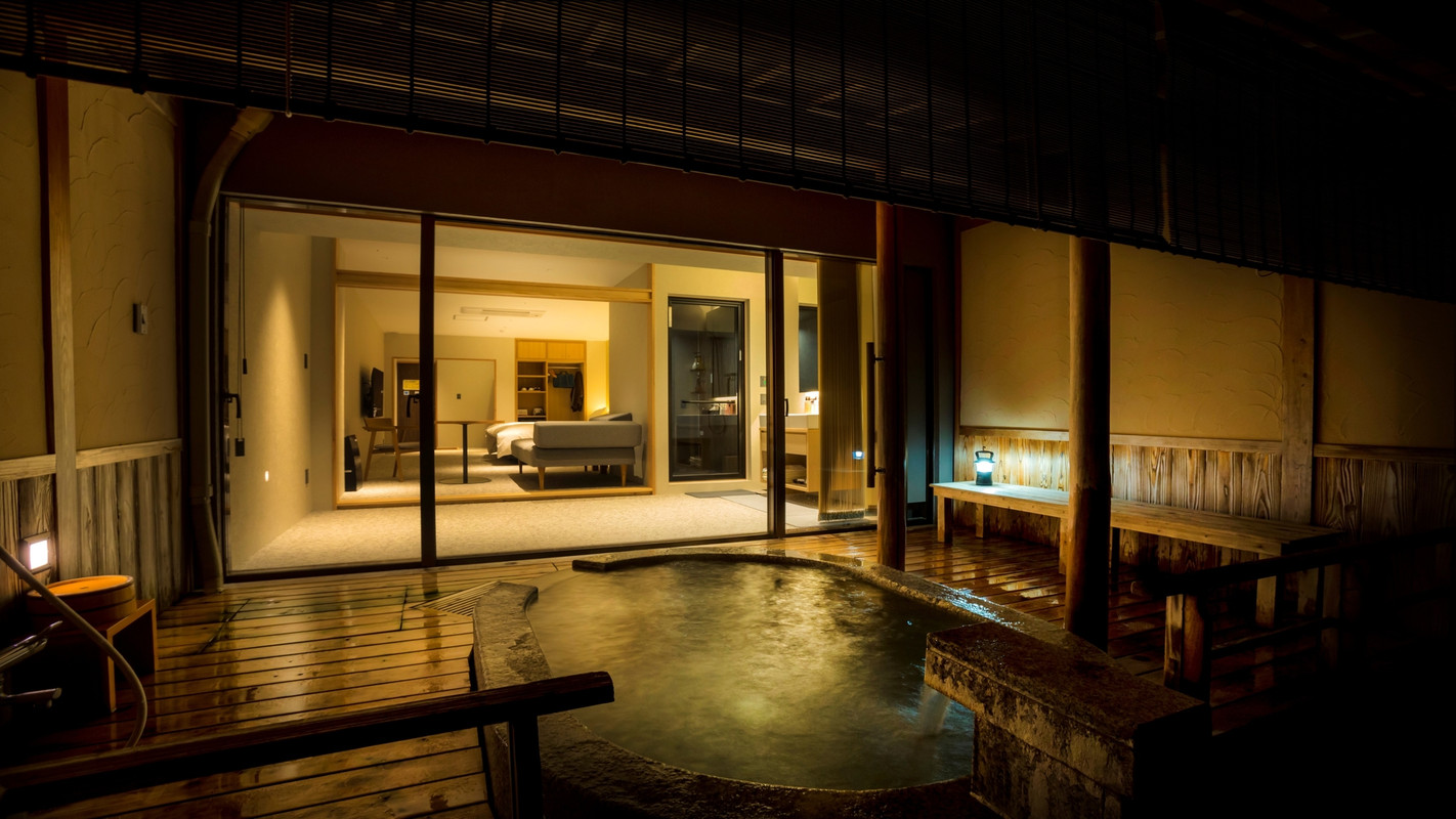 露天風呂付き洋室のお風呂(例2)