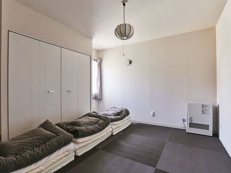 PINN-S4E5（旧：GLOWL-S4E5） / 4