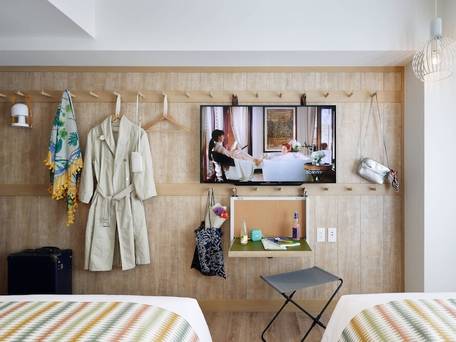 モクシー京都二条 / 1