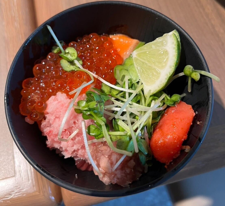 朝食　洋風海鮮丼(2)