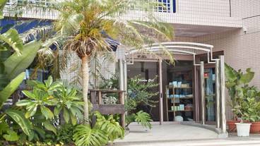 施設の入り口 / 20