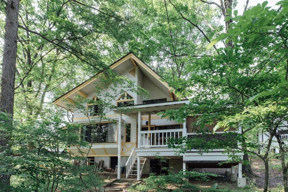 プライベート感にわくわくする、森のコテージ3946384