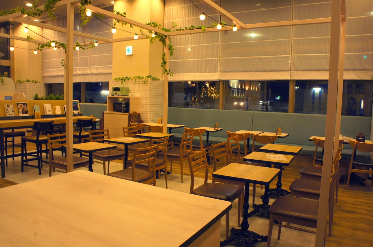 カフェスペース兼朝食会場