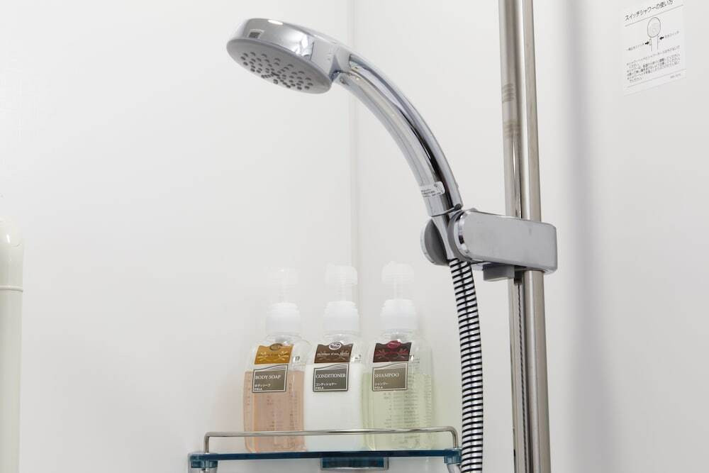 バスルームのシャワー