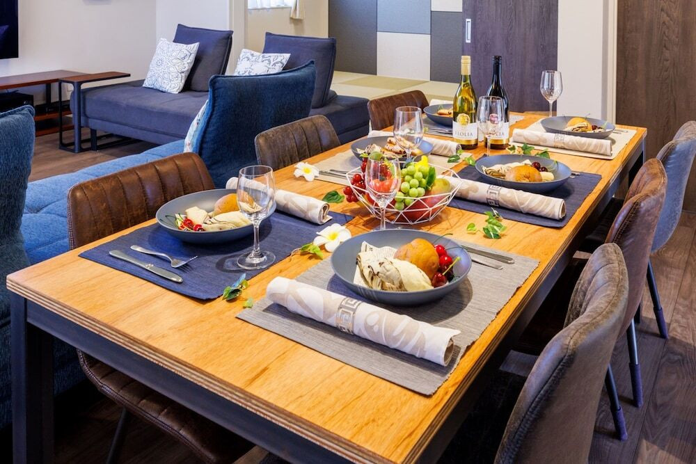 客室内のダイニングエリア