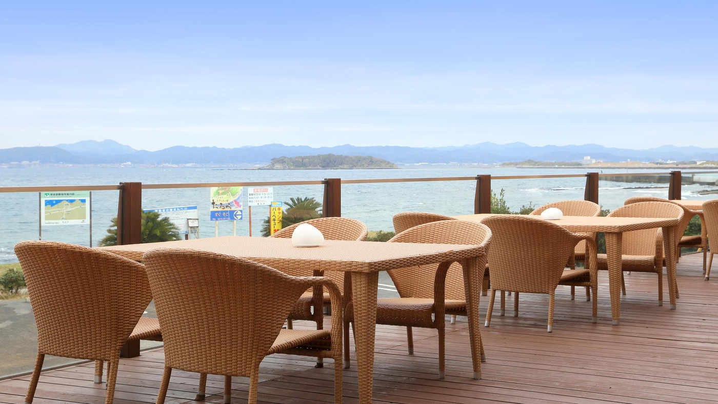 冷たいドリンクや彩り浴衣の無料サービスに心華やぐ3422655