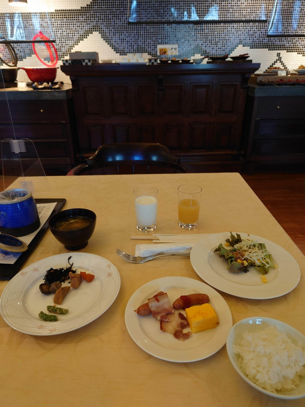 朝食はバイキング。体に優しいおかずが中心です。