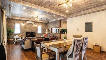 客室内のダイニングエリア / 18