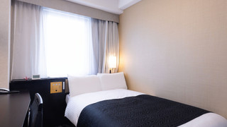 セミダブルルーム 120 cm ベッド 12 ㎡ (喫煙)