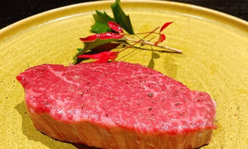 夕食は和牛料亭で
熱々の焼肉会席 / 4