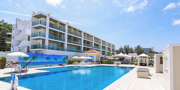 KARIYUSHI LCH RESORT on The Beach(沖縄県 リゾートホテル) / 1