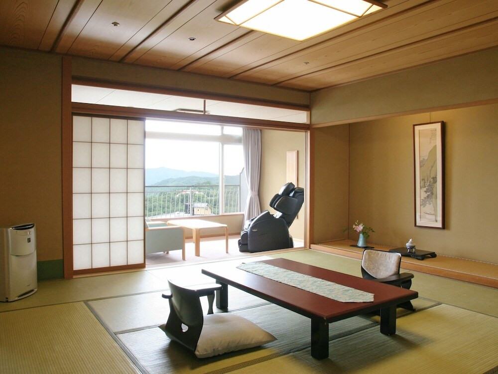 お食事処が3つあって迷っちゃう♪秀吉とゆかりのある老舗旅館4019584