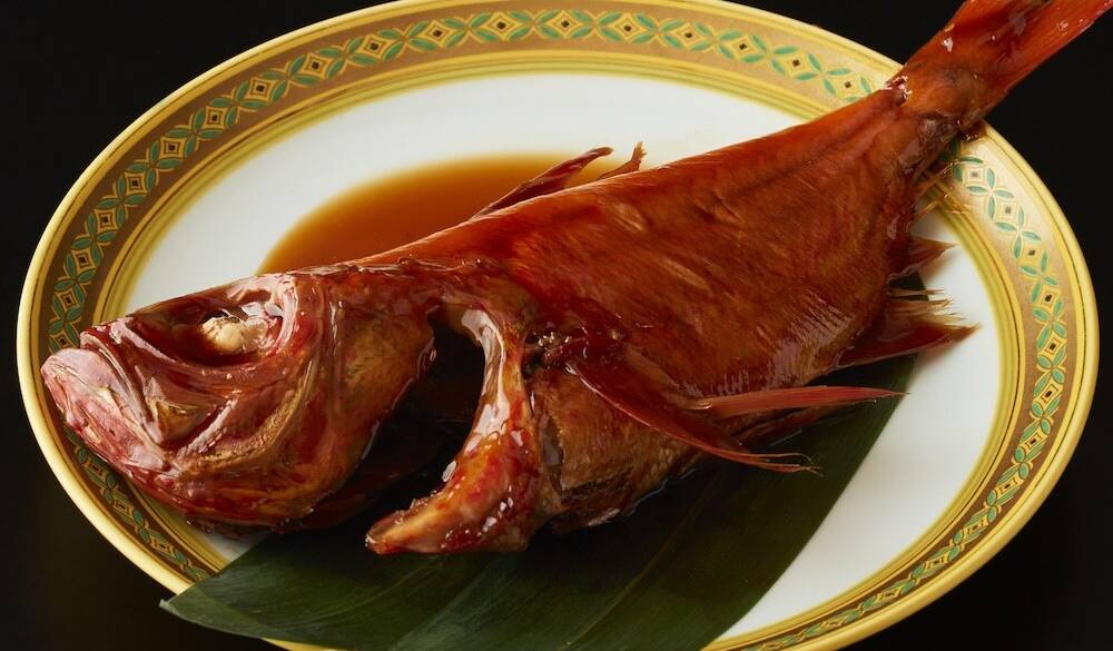 伊勢海老に金目鯛も！
懐石料理に舌鼓 / 3