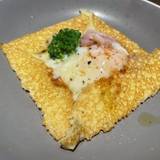 地元食材を味わう朝食
ルームサービスも可 / 2