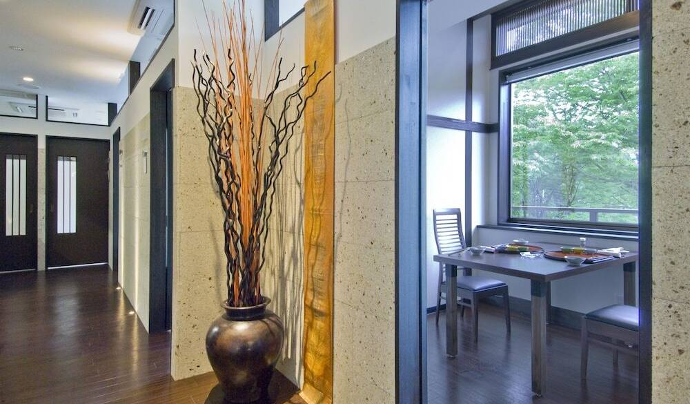 個室食事処一例① / 4