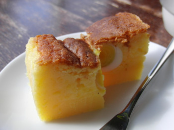 「BUND CAFE」 料理 25090804 パイナップルケーキ